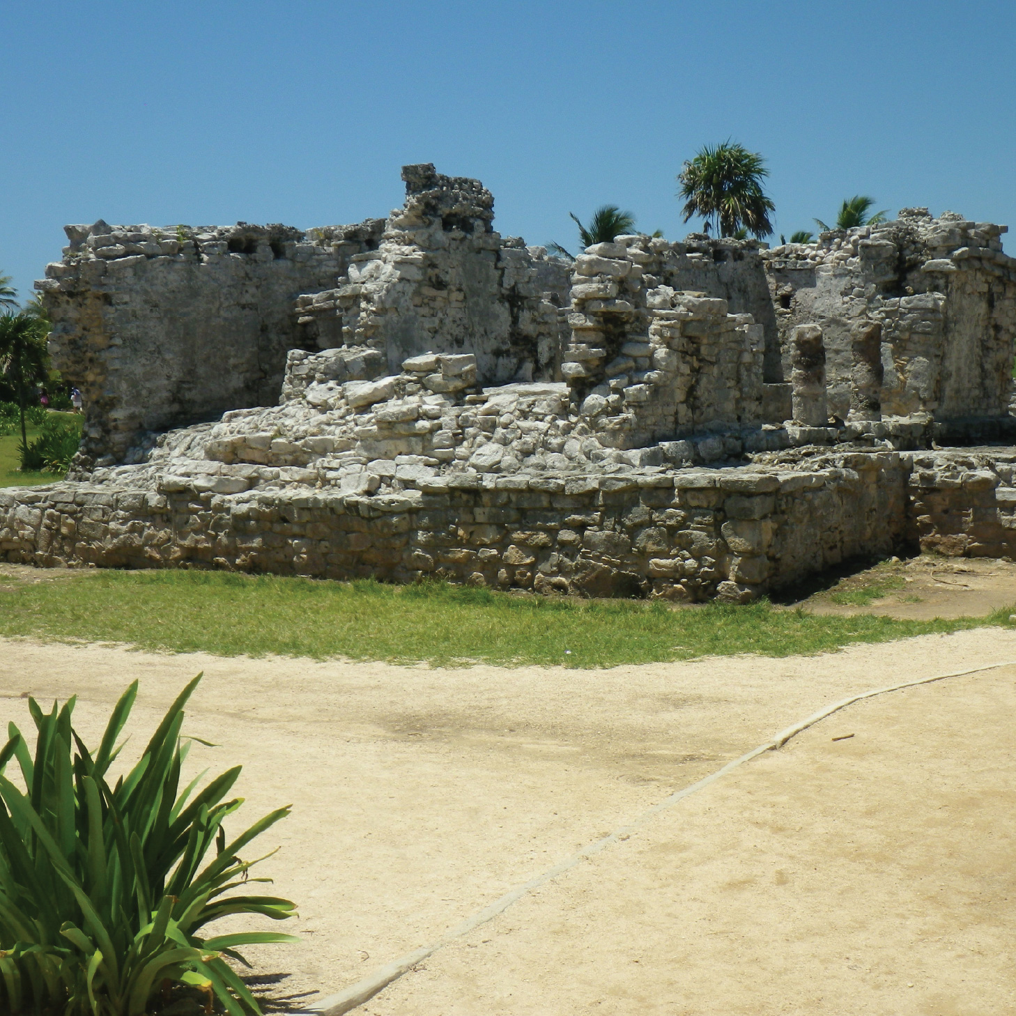 Large ruins in Mexico, I forgot their name... sorry